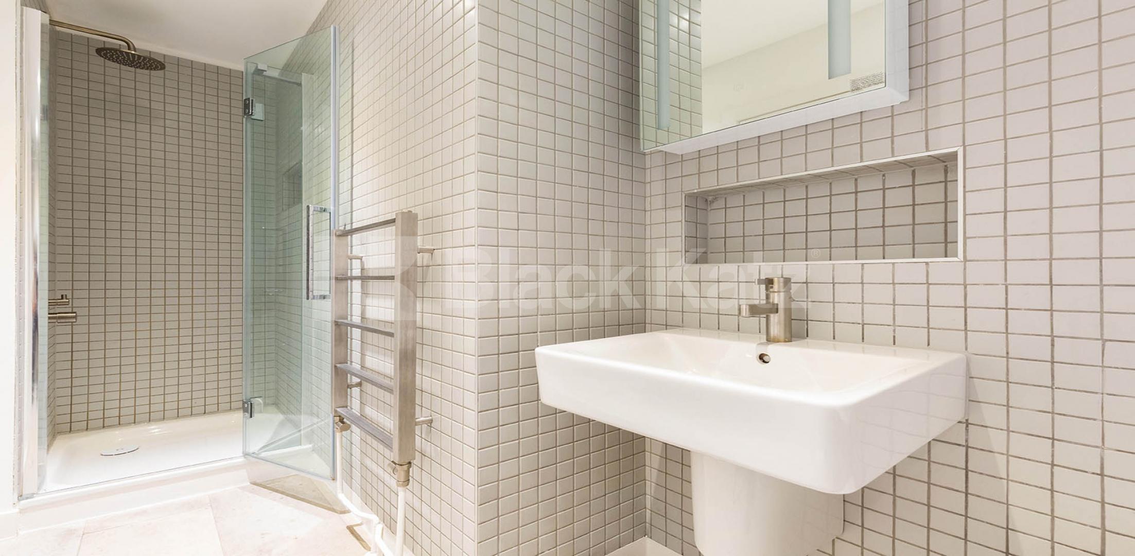 			2 Bedroom, 2 bath, 1 reception Apartment			 TABERNACLE STREET EC2A, OLD STREET - SHOREDITCH - LIVERPOOL STREET